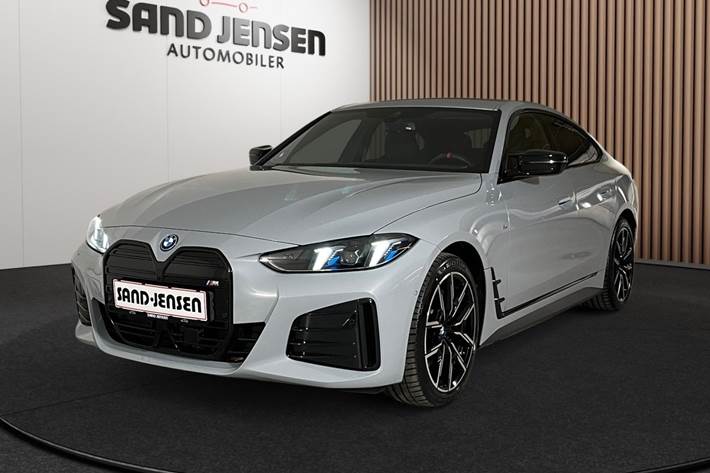 Grå BMW i4 fra 2025