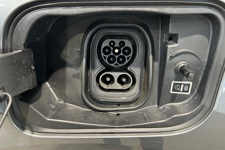 Grå Citroën ë-C4 fra 2025