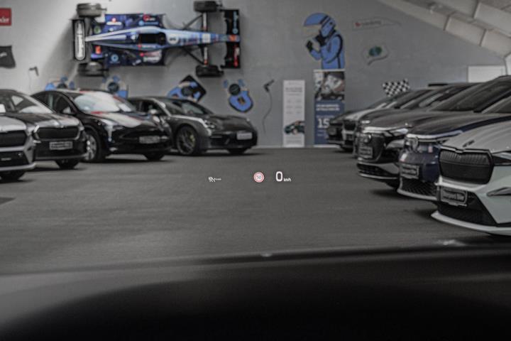 Hvid Skoda Enyaq fra 2022