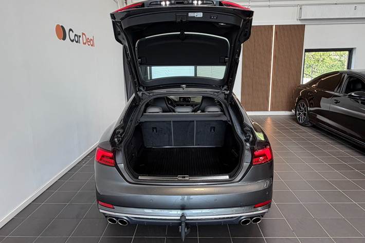 Sort Audi S5 fra 2017