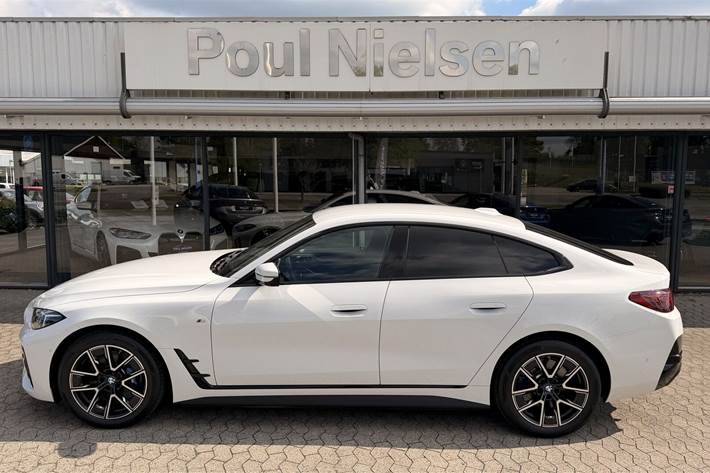 Hvid BMW i4 fra 2024