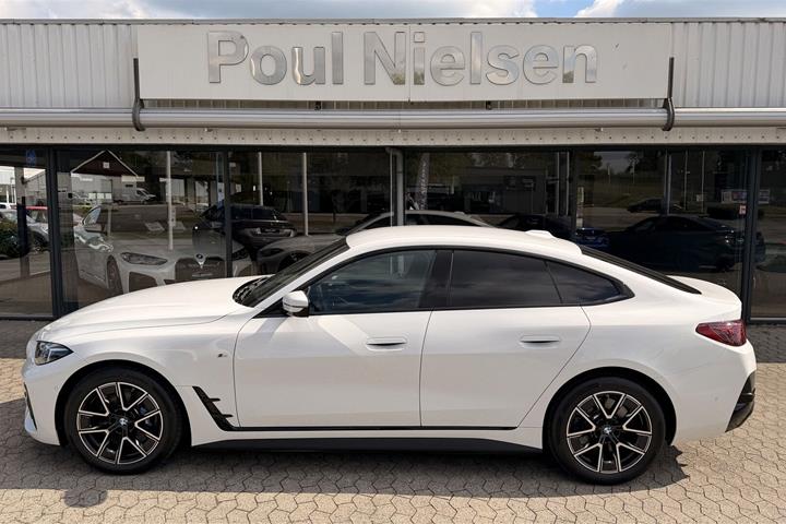 Hvid BMW i4 fra 2024