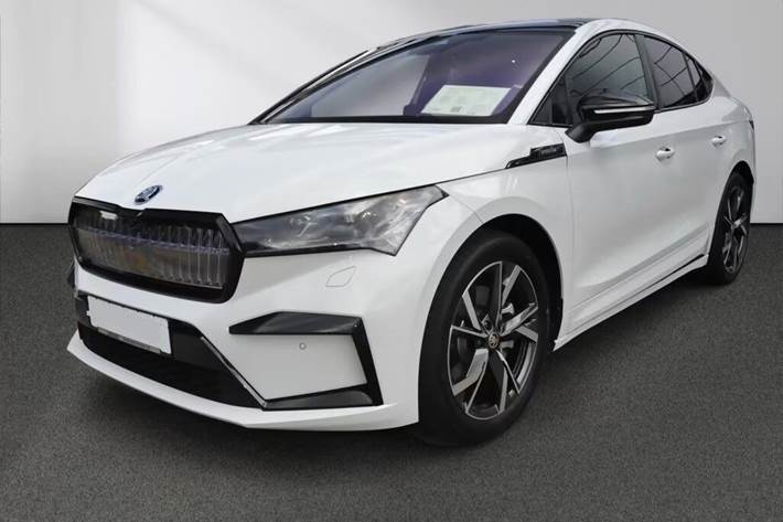 Hvid Skoda Enyaq fra 2025