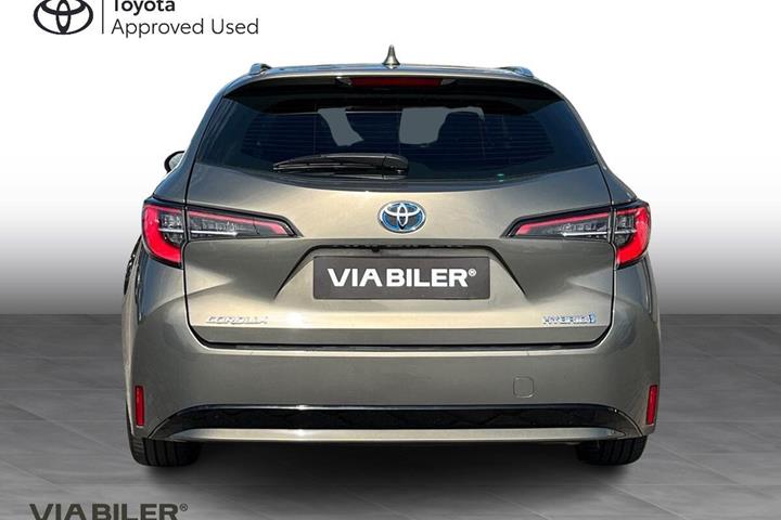 Bronze Toyota Corolla fra 2019 set udefra