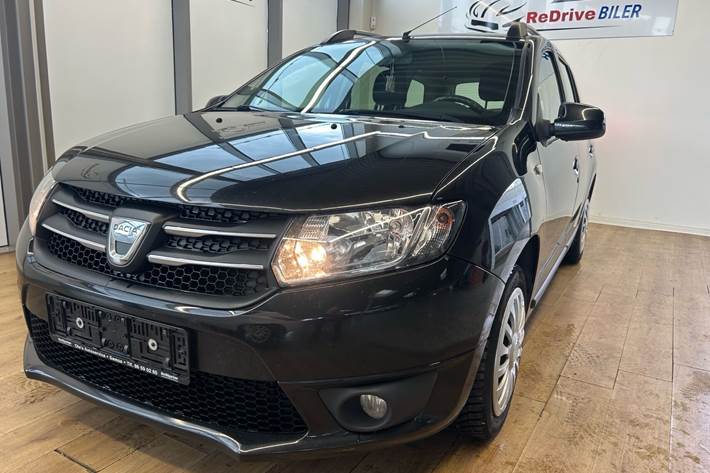 Sort Dacia Logan fra 2014