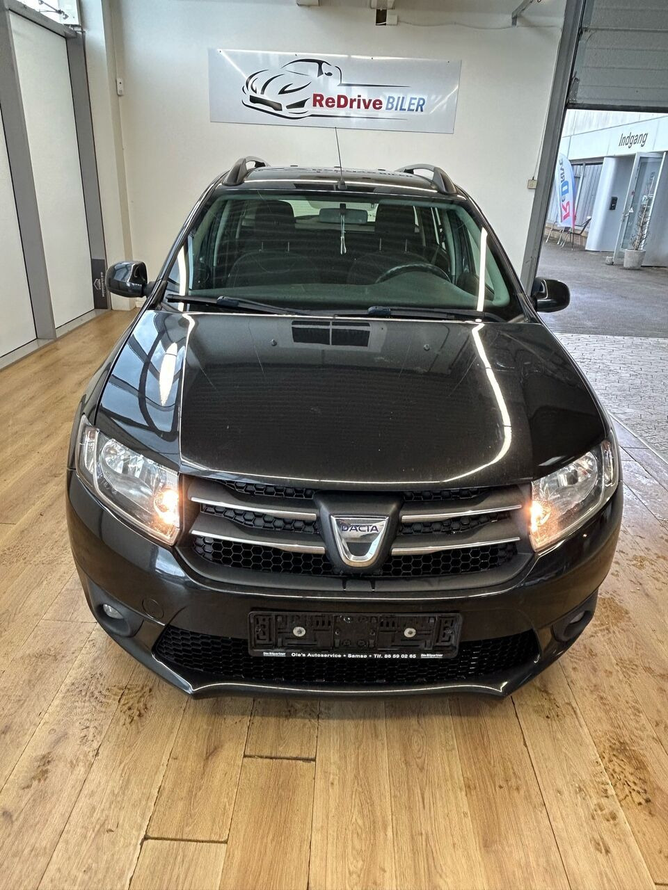 Sort Dacia Logan fra 2014