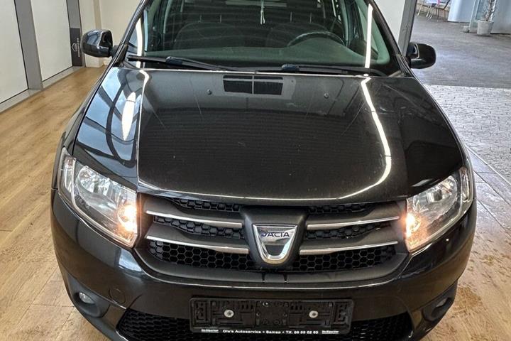 Sort Dacia Logan fra 2014