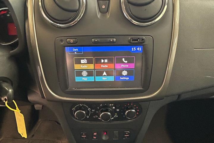 Sort Dacia Logan fra 2014