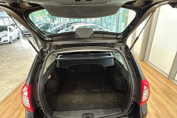 Sort Dacia Logan fra 2014