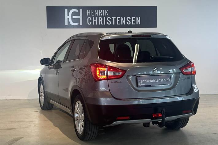 Grå Suzuki S-Cross fra 2017