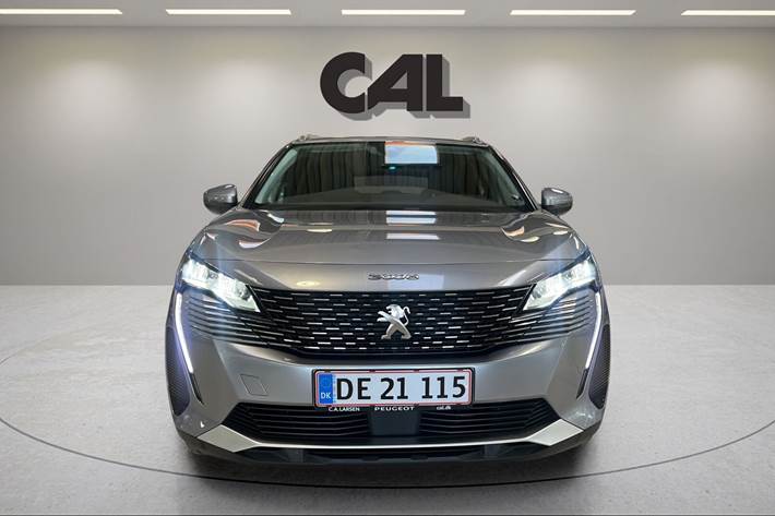 Grå Peugeot 3008 fra 2021