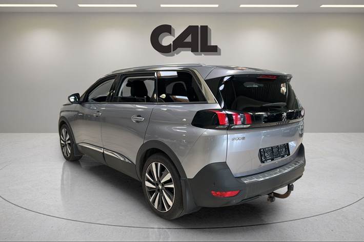 Sølv Peugeot 5008 fra 2020