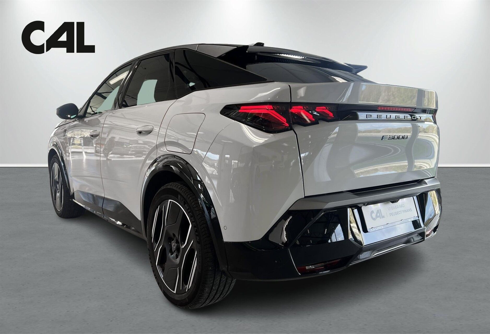 Hvid Peugeot e-3008 fra 2025