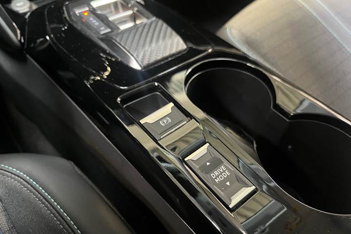 Sort Peugeot 208 fra 2023