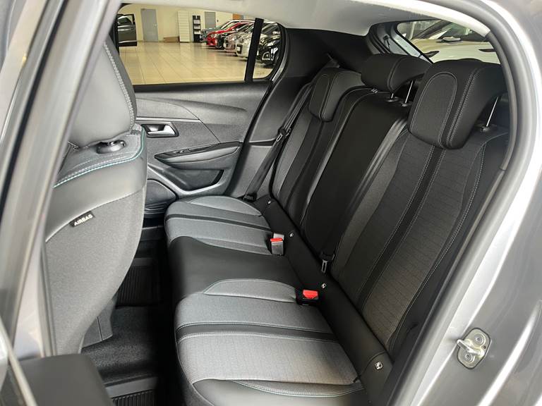 Peugeot 208 1,2 PureTech Allure Pack 100HK 5d 6g