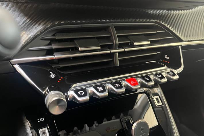 Grå Peugeot 208 fra 2023