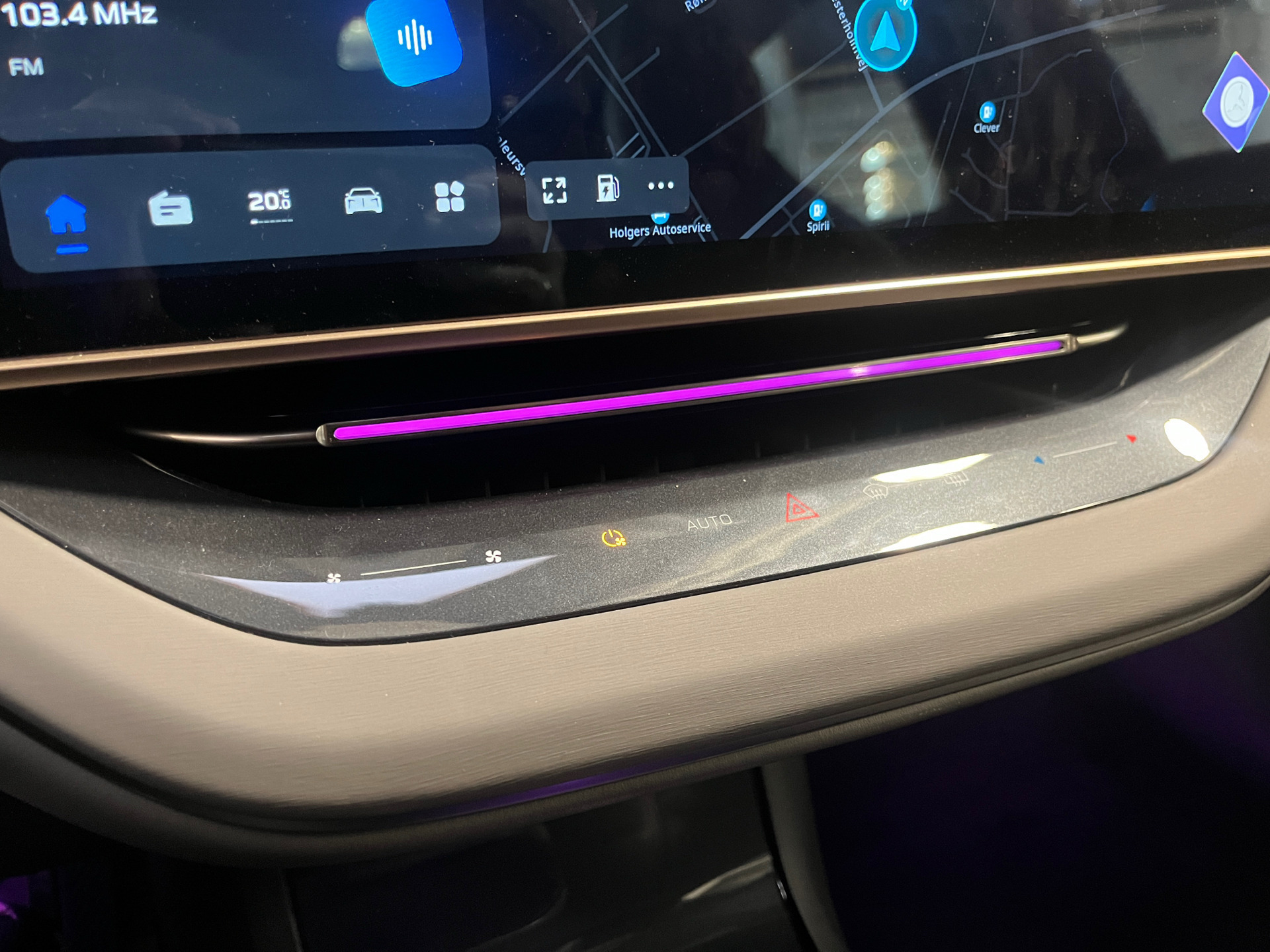 undefined Hongqi EH7 fra 2025