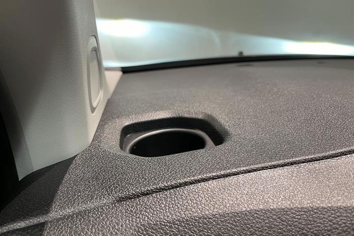 Sort Peugeot Expert fra 2023