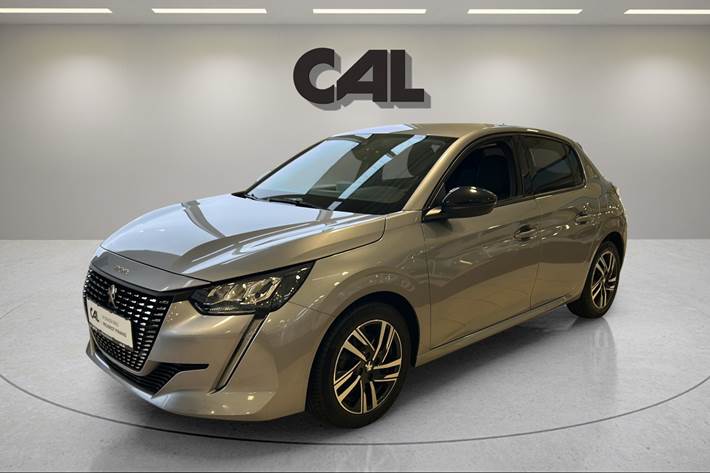 Sølv Peugeot 208 fra 2023