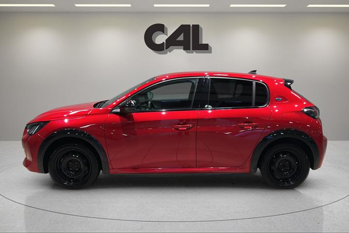 Rød Peugeot e-208 fra 2023
