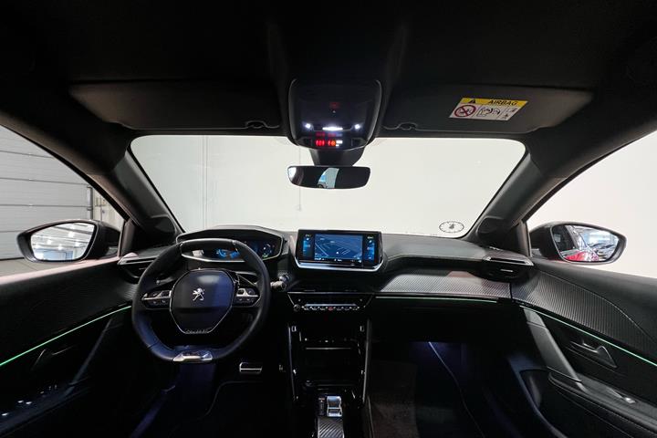 Rød Peugeot e-208 fra 2023