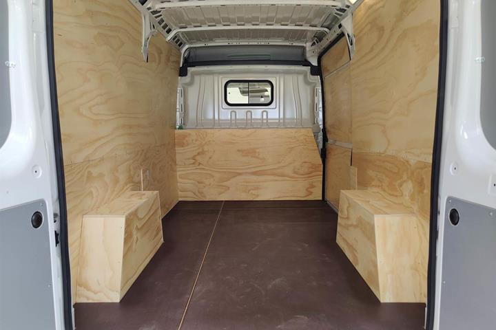 Hvid Peugeot Boxer fra 2022