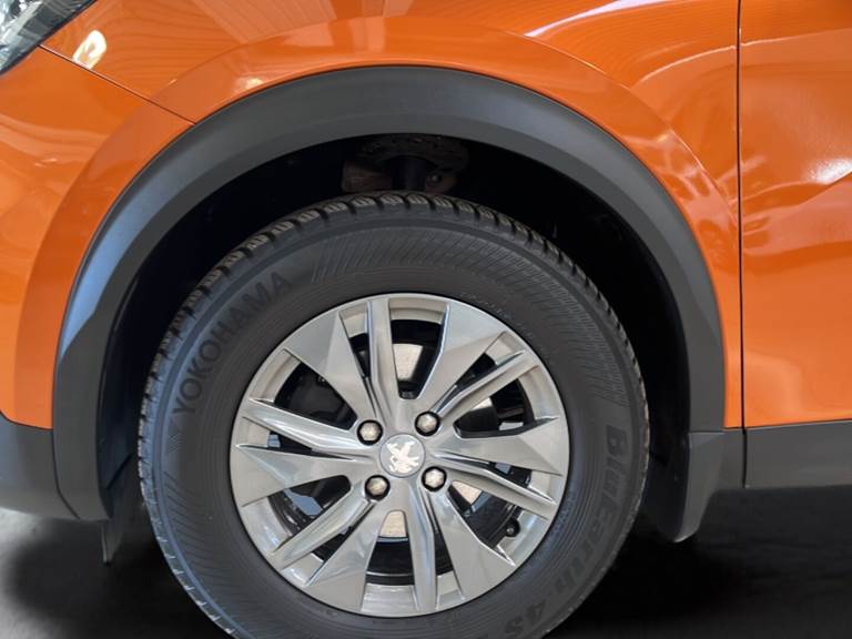 Peugeot 2008 1,2 PureTech Active Limited 130HK 5d