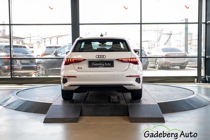 Hvid Audi A3 fra 2021