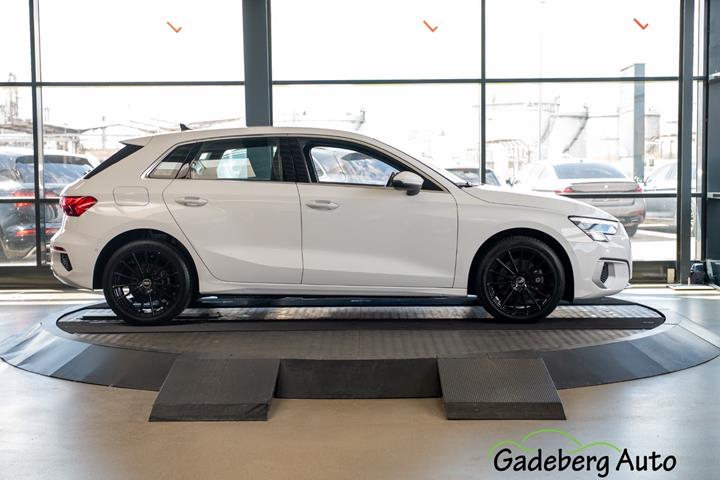 Hvid Audi A3 fra 2021