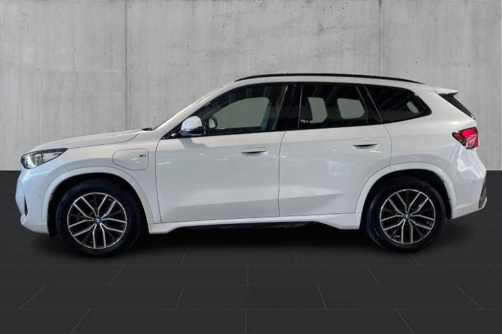 Hvid BMW X1 fra 2023