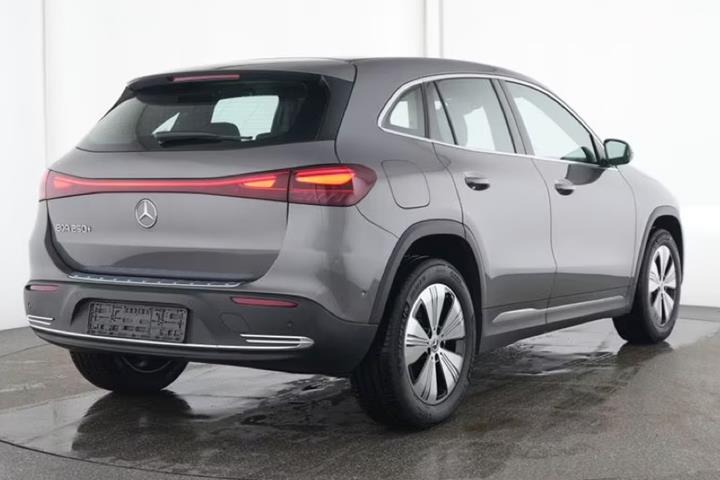 Grå Mercedes EQA250+ fra 2024