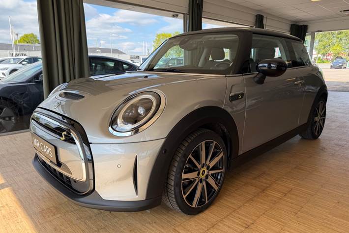 Sølv Mini Cooper SE fra 2023
