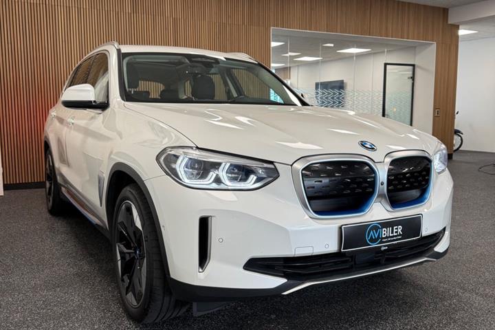 Hvid BMW iX3 fra 2022