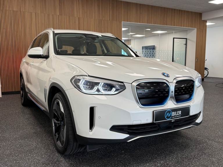 BMW iX3 Charged Plus