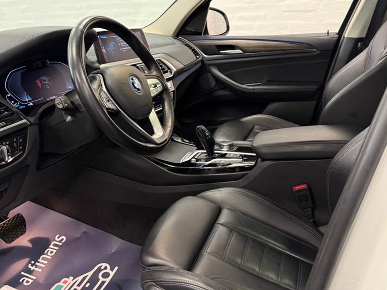 BMW iX3 Charged Plus