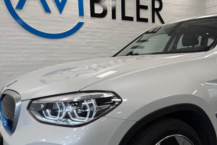 Hvid BMW iX3 fra 2022
