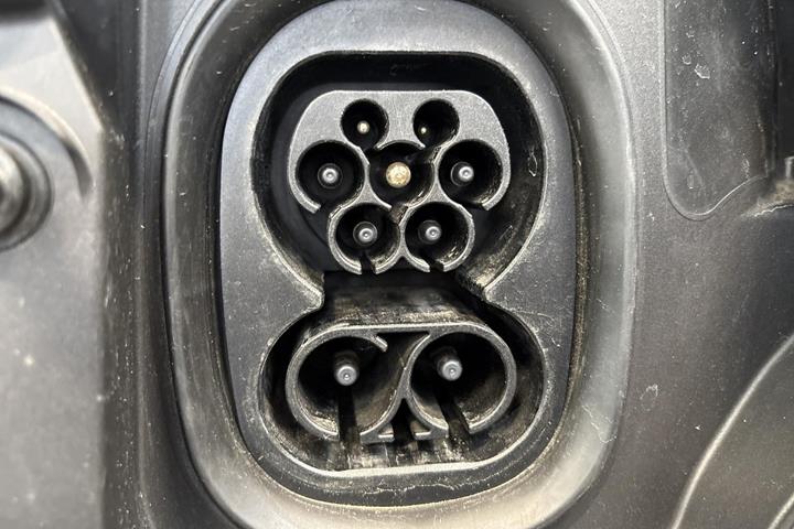 Grå VW ID.Buzz fra 2022