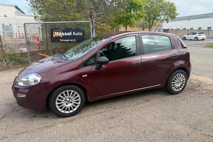 Grøn Fiat Punto fra 2012