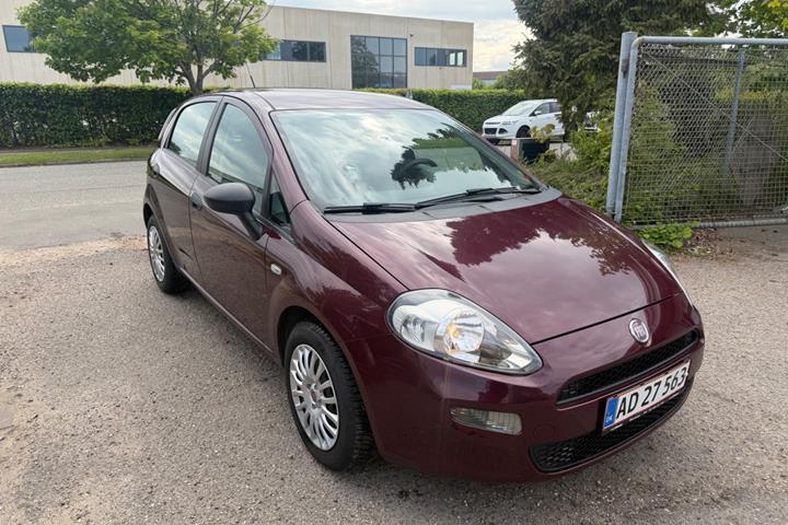 Grøn Fiat Punto fra 2012