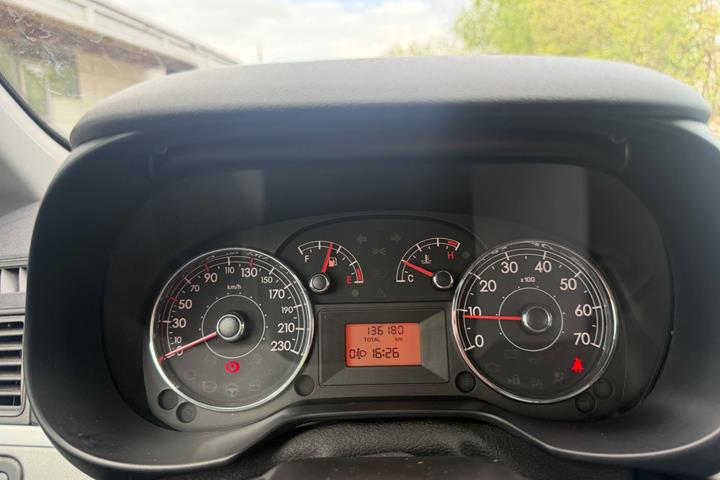 Grøn Fiat Punto fra 2012