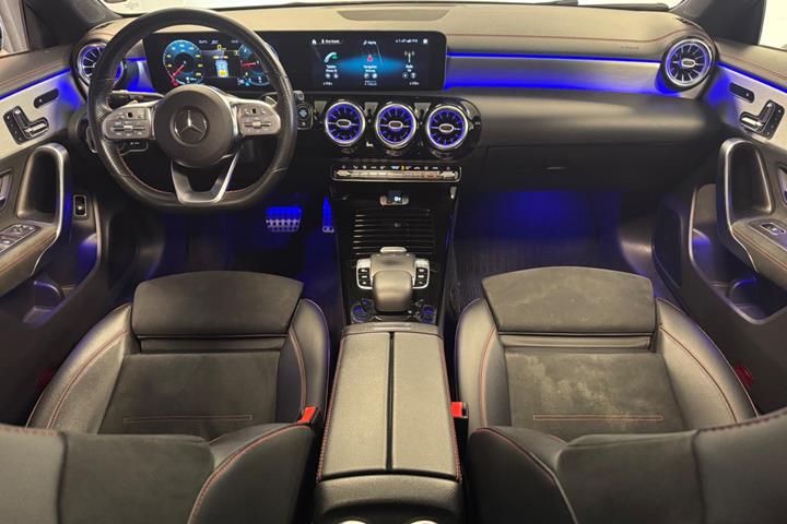 Grå Mercedes CLA220 d fra 2020