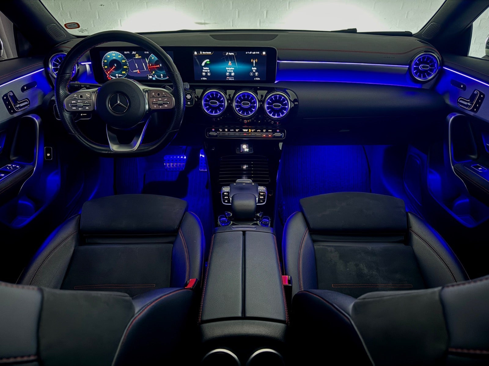 Grå Mercedes CLA220 d fra 2020