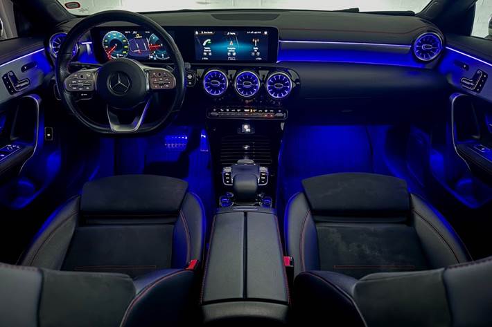 Grå Mercedes CLA220 d fra 2020