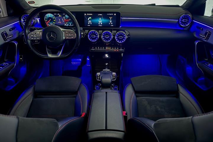 Grå Mercedes CLA220 d fra 2020