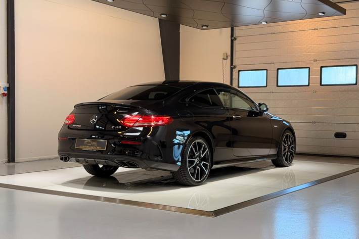 Sort Mercedes C43 fra 2018