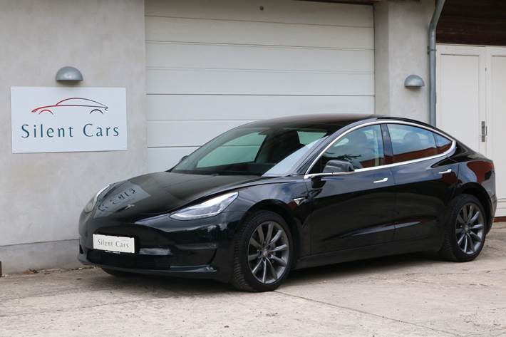 Sort Tesla Model 3 fra 2019