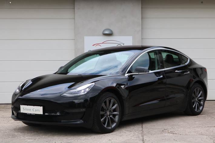 Sort Tesla Model 3 fra 2019