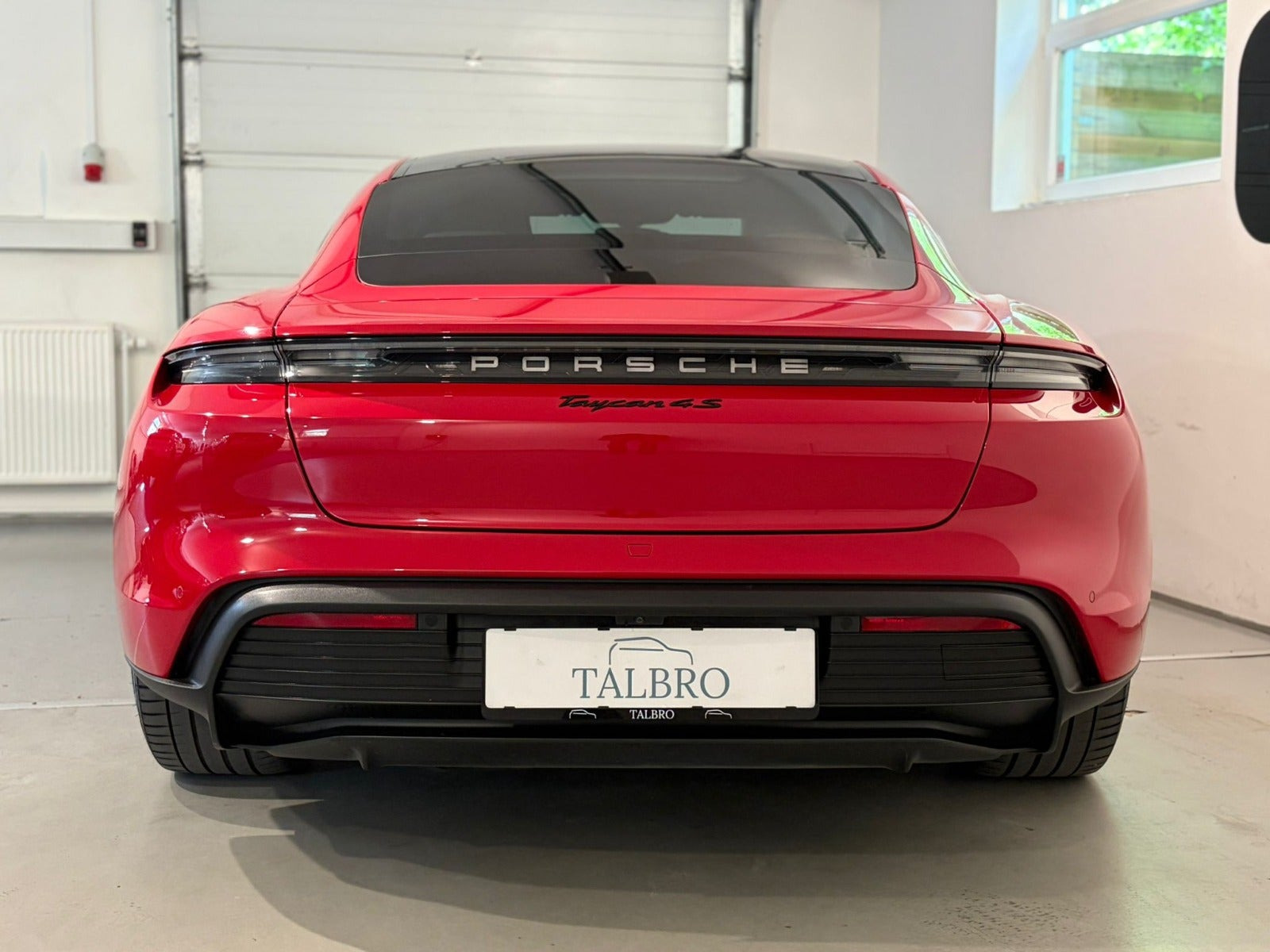 Rød Porsche Taycan 4S fra 2021