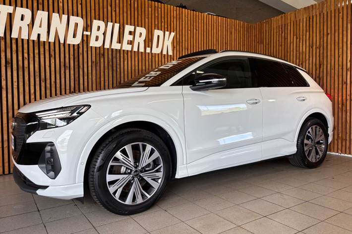 Hvid Audi Q4 e-tron fra 2023