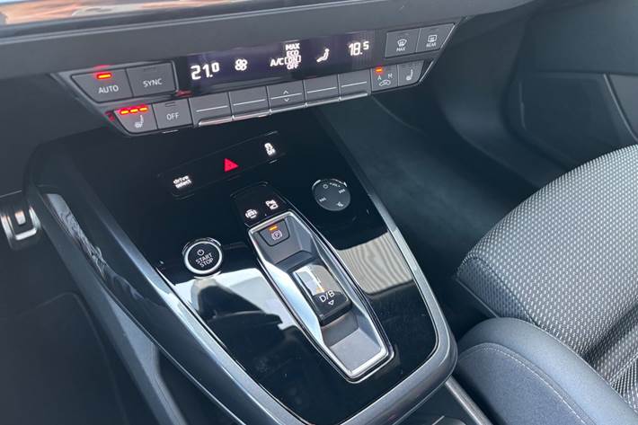 Hvid Audi Q4 e-tron fra 2023